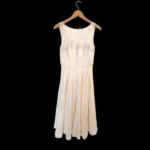 Carmen Marc Valvo Embellished Trim Beige Lace Dress S